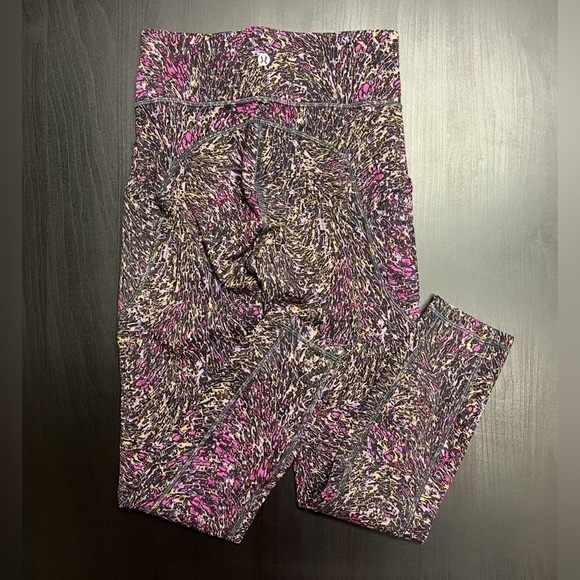 lululemon athletica Pants - Lululemon Invigorate High-Rise Tight 25" - Sz 4